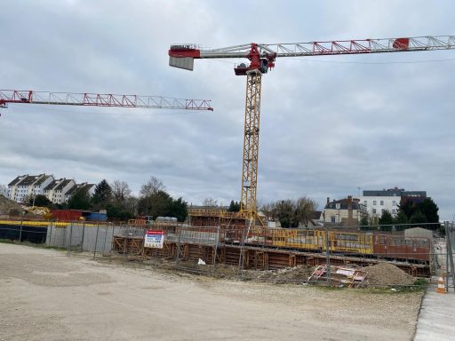Construction avec une grue